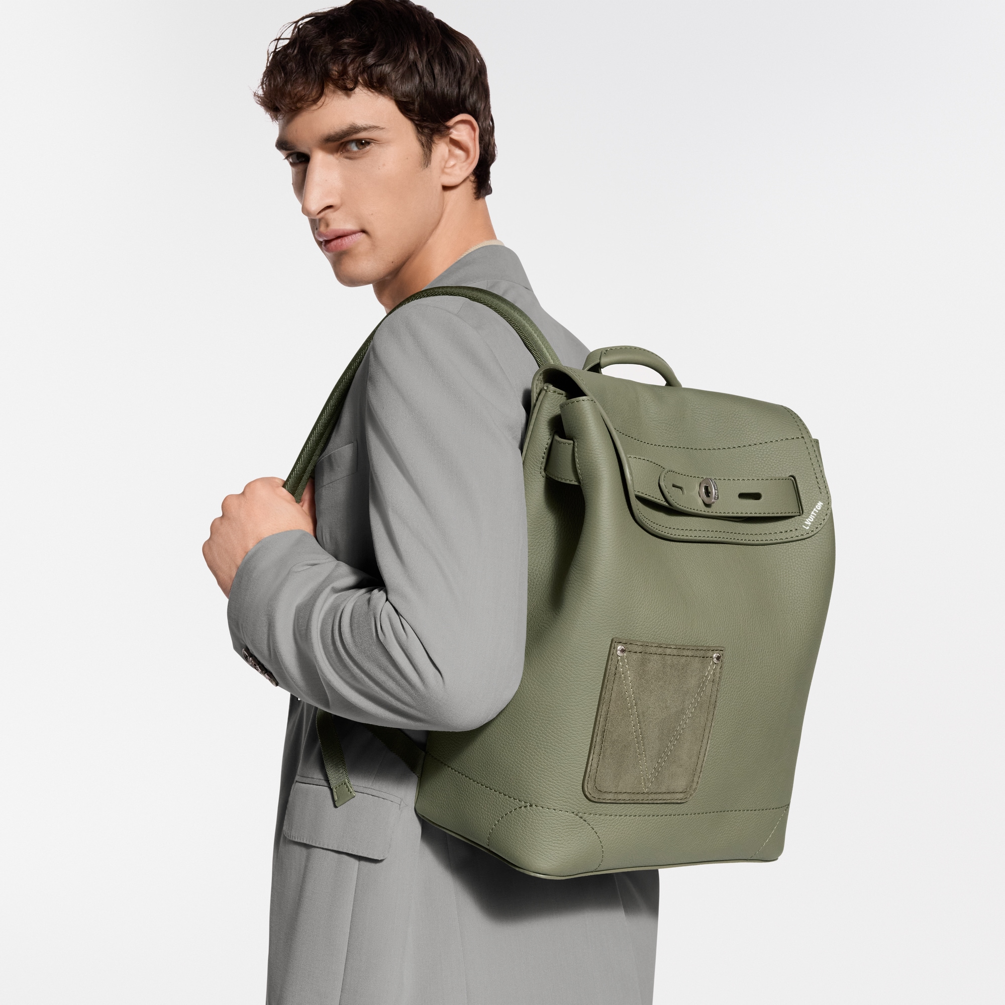 ヴィトン Vuitton スティーマー・バックパック カーキ　M26852 スティーマー・バックパック H38｜ルイ・ヴィトン 公式サイト - M26852